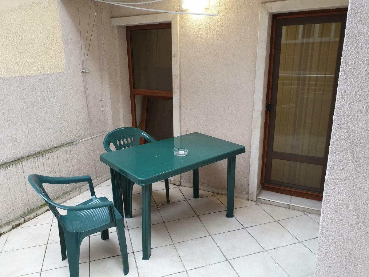 Apartment In The Center Βάρνα Εξωτερικό φωτογραφία